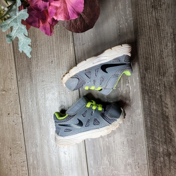 Nike Revolution 2 TD Cool Grey/Volt Athletic Shoes Size 5C Baby Walker - Picture 10 of 14
